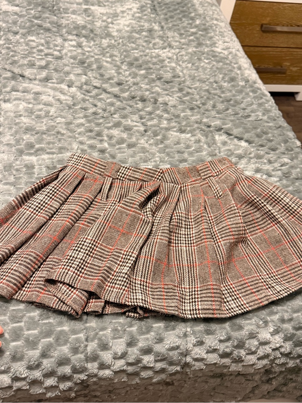 SHEIN Brown Plaid Pleated Mini Skirt with Red Accents
